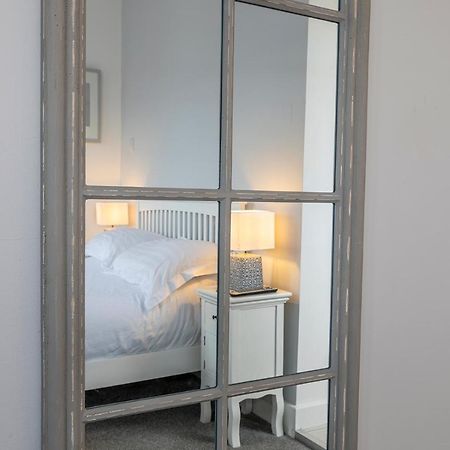 The Sleep-Inn Hare B&B Херн-Бей Экстерьер фото