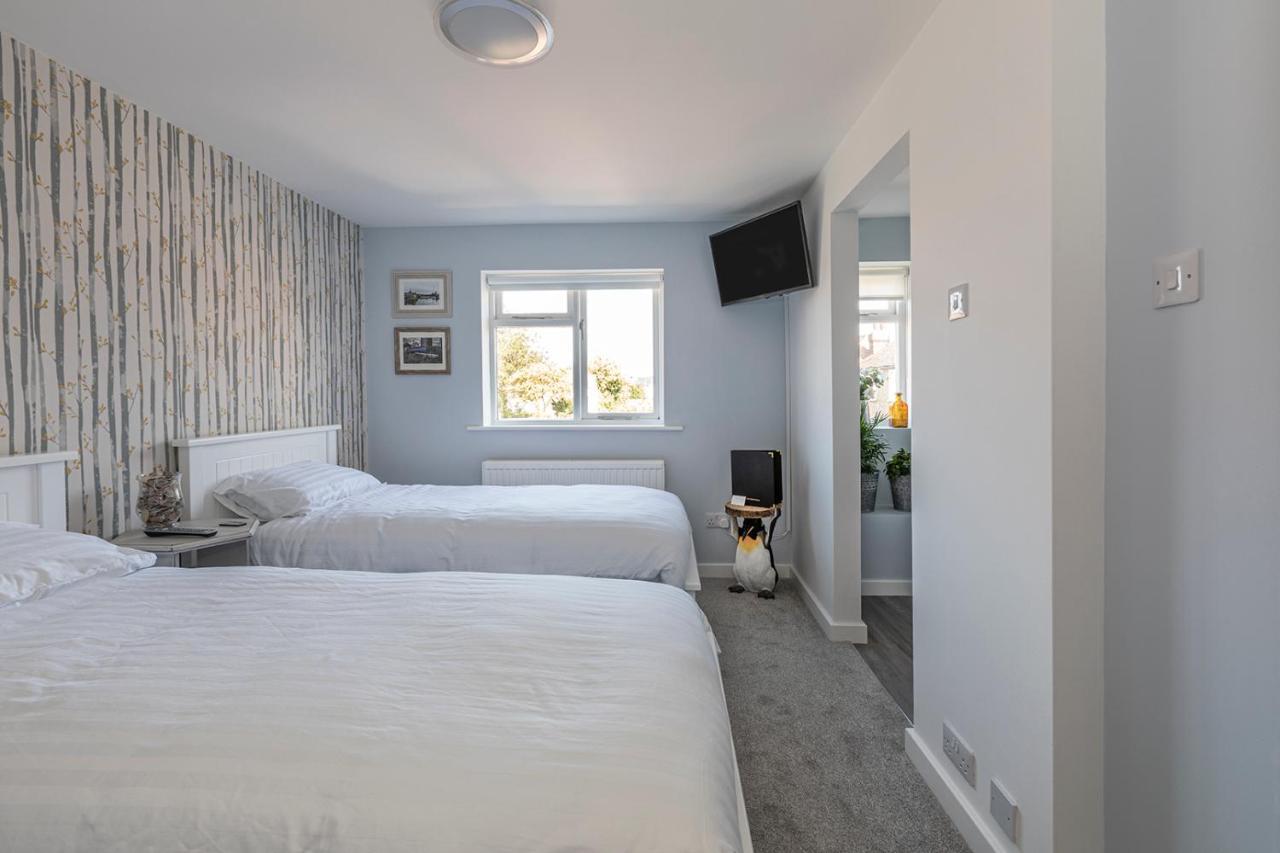 The Sleep-Inn Hare B&B Херн-Бей Экстерьер фото